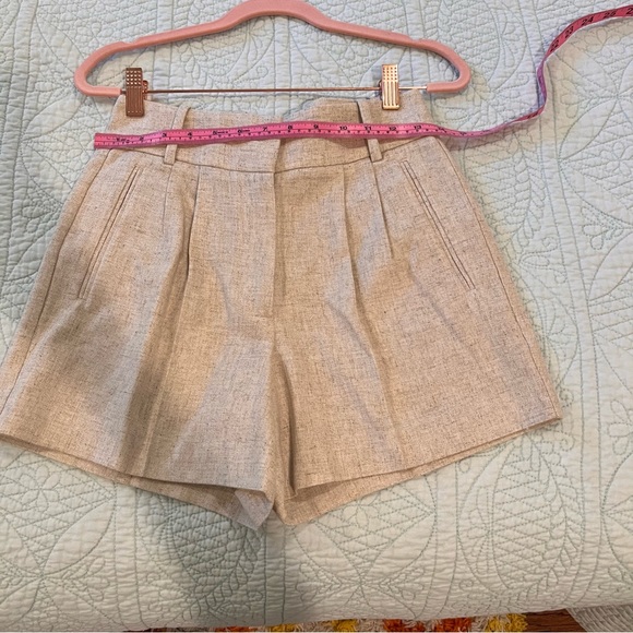 Reiss Pleated Shorts - US 0, UK 4, EU 32, like new condition - Picture 2 of 8